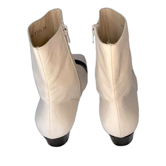 HUGO BOSS Italian Two-tone 100% Leather boots, Cream + Black, Size 39, $500 off! - Picture 6 of 9